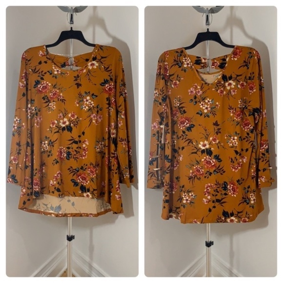 LAST TWO! Plus Size Floral Tie Sleeve Keyhole Top - Picture 1 of 11